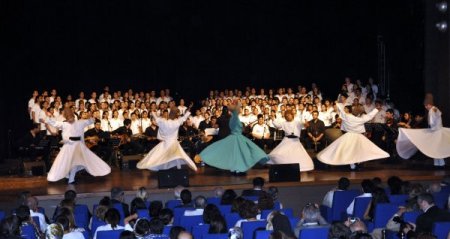 Kardeşlik İçin 12 Dilde Şarkı Söylediler