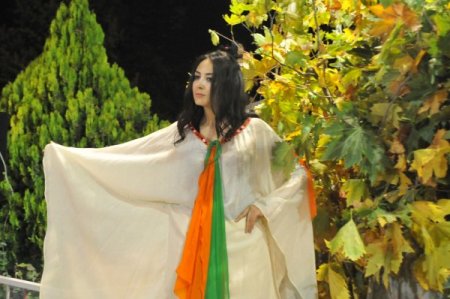 Kargı Bezi'nden elbiseler, görücüye çıktı