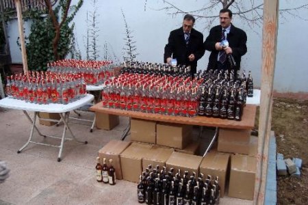 Kargoyla Sahte İçki Sevkiyatı Yapan 2 Kişi Gözaltına Alındı