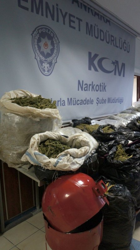 Kargoyla uyuşturucu sevkiyatına polis engeli