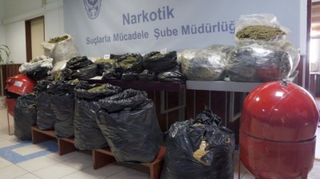 Kargoyla uyuşturucu sevkiyatına polis engeli