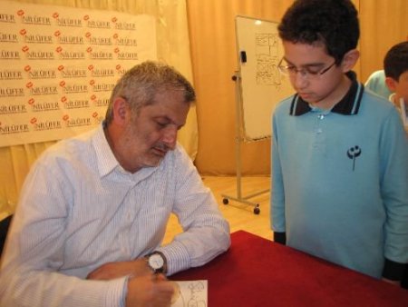Karikatürist Salih Memecan, Çocukluğunda Kekeme Ve Çekingenmiş