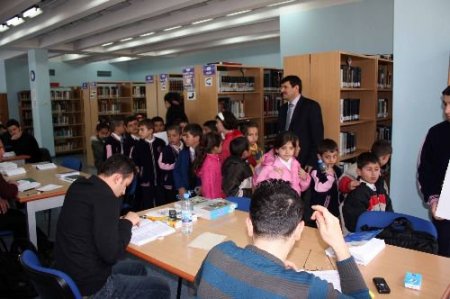 Kariyer Topluluğu, İlköğretim Öğrencilerini Üniversite Kütüphanesiyle Buluşturdu