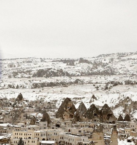 Karla Buluşan Peribacaları İle Güzel Manzaralar Oluştu