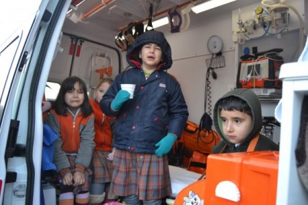 Karne Almaya Giden Öğrencilerin Servisi Kaza Yaptı: 17 Yaralı