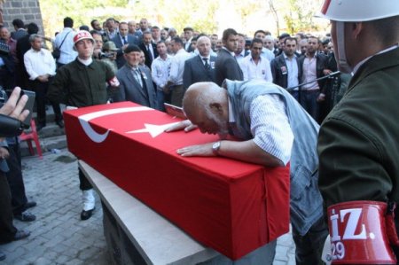 Kars, şehidini uğurladı