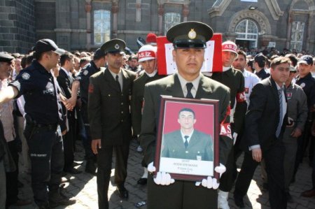 Kars, şehidini uğurladı