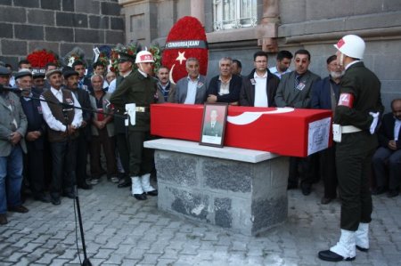 Kars, şehidini uğurladı