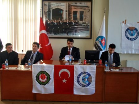 Kars Belediye Başkanı'ndan işçilerinin sorunlarına eğitimli destek