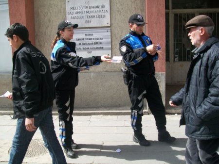 Kars Emniyet Müdürlüğü Kontör Dolandırıcılığı Konusunda Halkı Uyarıyor