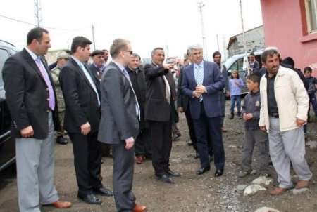 Kars Valisi Tepe, köy ziyaretlerine çıktı