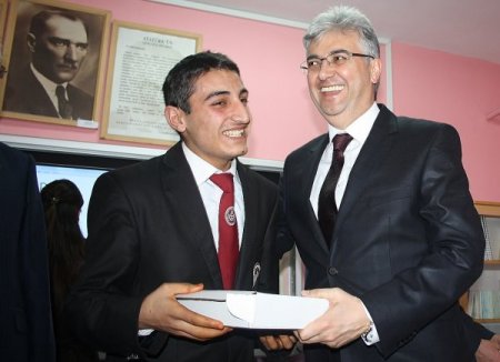 Kars Valisi Tepe: Eğitim sistemimiz yüzünden test ve tost gençliği yetişiyor