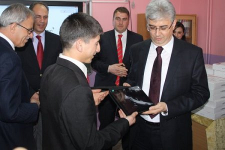 Kars Valisi Tepe: Eğitim sistemimiz yüzünden test ve tost gençliği yetişiyor