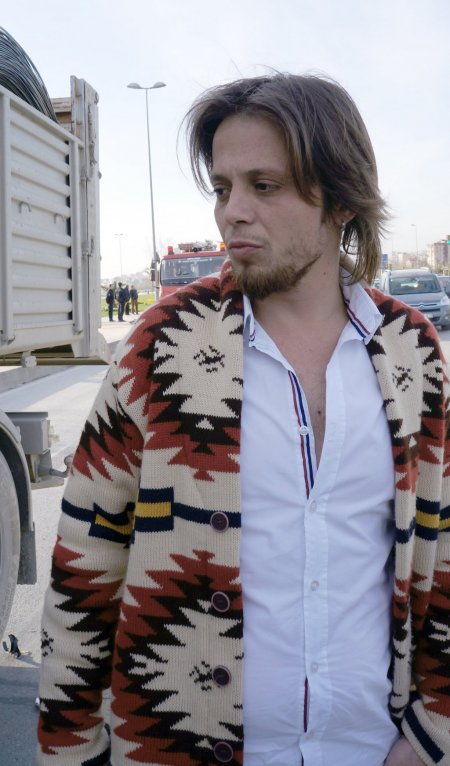 Karşı şeride geçen sürücü: Hız pedalı paspasa takıldı