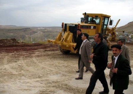Kars'ın Digor İlçesinde Yol Yenileme Çalışmaları Sürüyor