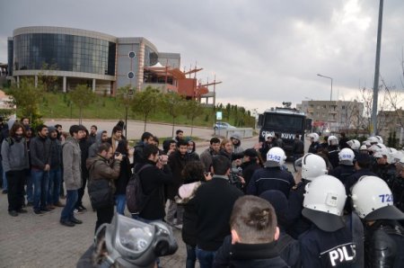 Karşıt görüşlü öğrencilerin eylem gerginliği