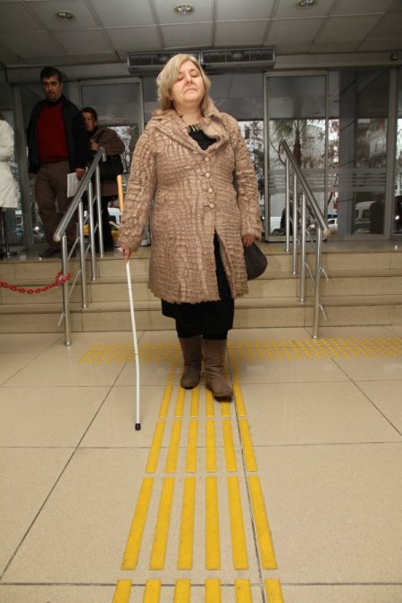 Karşıyaka Belediyesi'nden görme engellilere özel düzenleme