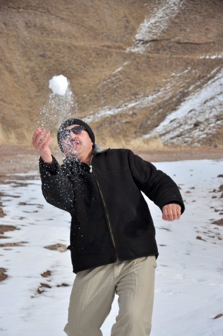 Karsız Palandöken, geçen seneyi mumla arıyor