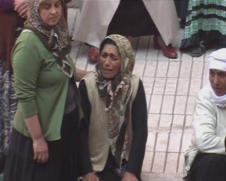 Karslı Şehidin Yakınlarının Kürtçe Feryatları Yürekleri Sızlattı