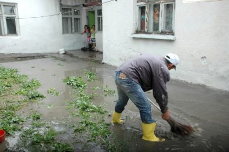 Kars'ta Aşırı Yağışlar Su Baskınlarına Neden Oldu