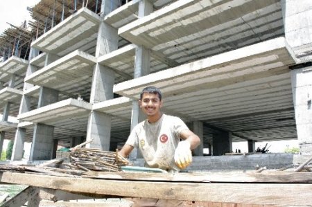 Kars’ta ısınan hava inşaat sezonunu harekete geçirdi