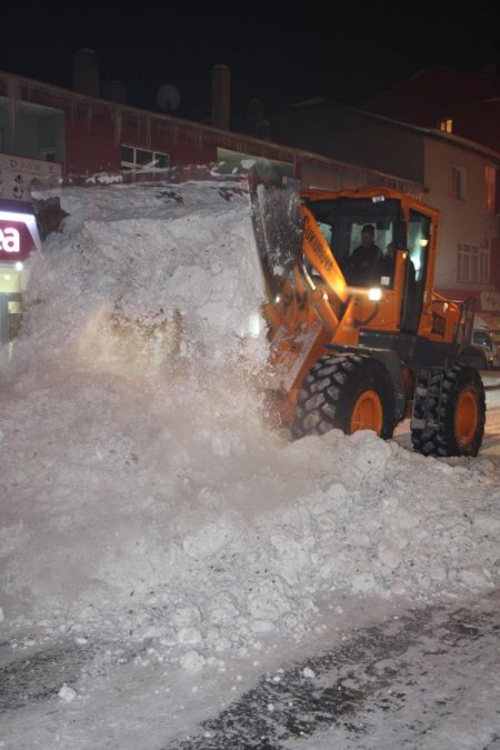 Kars'ta Kar, 71 Köy Yolunu Ulaşıma Kapattı