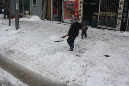Kars'ta Kar 30 Santimetreye Ulaştı