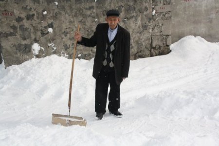 Kars'ta Kar Kalınlığı Yarım Metreyi Geçti