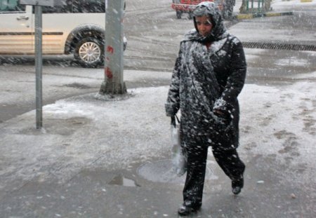 Kars’ta kar şiddetini artırdı