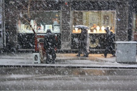 Kars’ta kar şiddetini artırdı