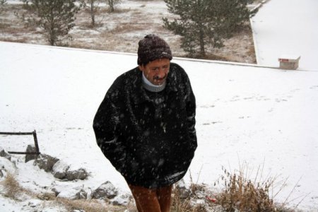 Kars'ta Kar Yağışı Vatandaşı Sevindirdi