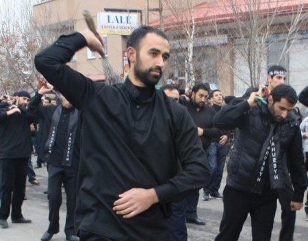 Kars'ta Kerbela şehitleri için matem tuttular