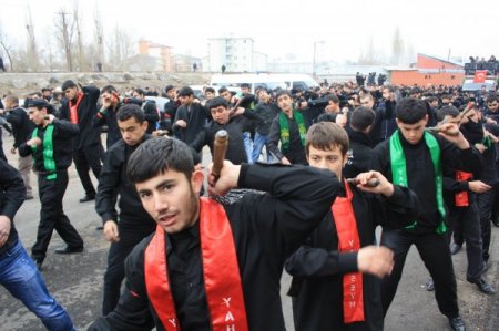 Kars'ta Kerbela şehitleri için matem tuttular