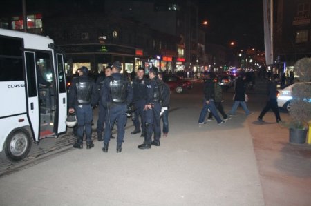 Kars'ta kız mevzusu izinsiz gösteriye dönüştü