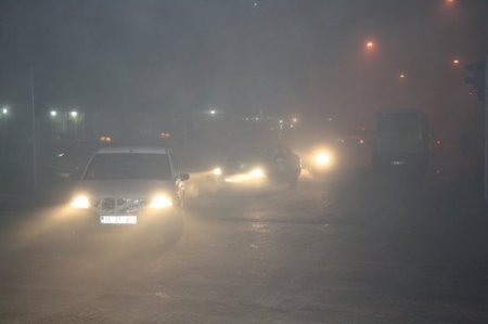 Kars'ta sis: Görüş mesafesi 10 metreye düştü