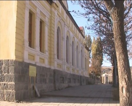 Kars'ta Tarihi Binalar Kimliklendirildi