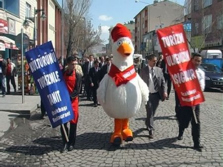 Kars'ta Turizm Sergisi Açıldı