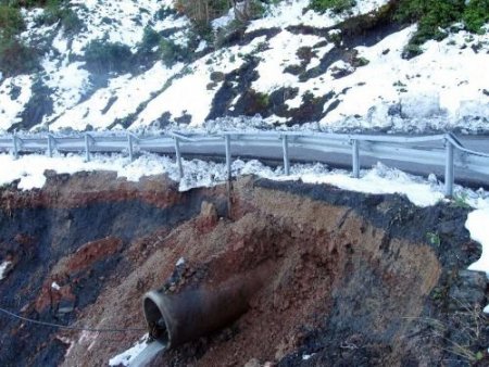 Kartepe Kayak Merkezi'nin Yolu Çöktü