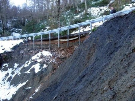 Kartepe Kayak Merkezi'nin Yolu Çöktü