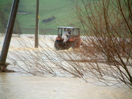 Kartepe'de Kar Kalınlığı 2 Metreye Ulaştı
