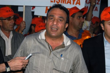 Karyollarında çalışan işçiler AK Parti önünde eylem yaptı