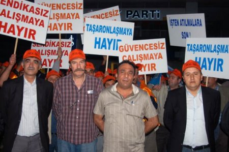 Karyollarında çalışan işçiler AK Parti önünde eylem yaptı