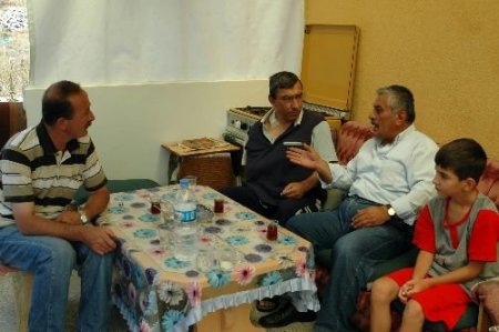 Kasaba Et Almaya Giderken Şüphelilere Ateş Açan Polisin Kurşunlarına Hedef Oldu