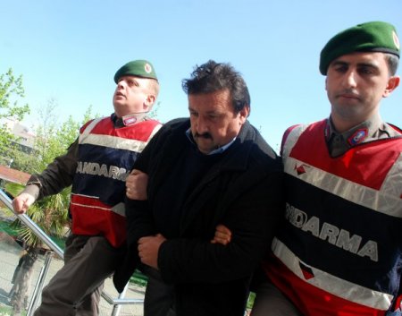 Kasaplara Satmak İçin Kestiği 3 Atı Parçalara Ayırırken Yakalandı