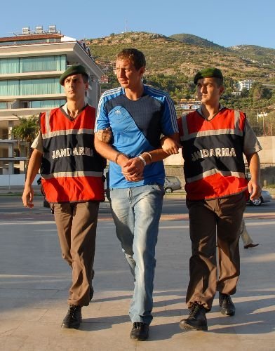 Kasaptan Et Çalarken Yakalanan Ukraynalı Polis Tutuklandı