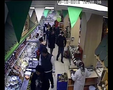 Kaşar hırsızları güvenlik kamerasında