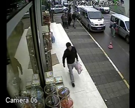 Kaşar hırsızları güvenlik kamerasında