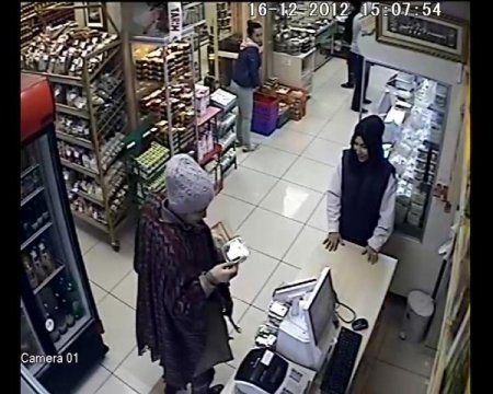 Kaşar hırsızları güvenlik kamerasında