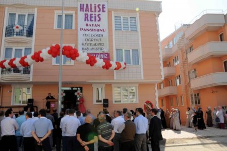 KASİF Başkanı, hayattaki annesinin adına öğrenci yurdu yaptırdı