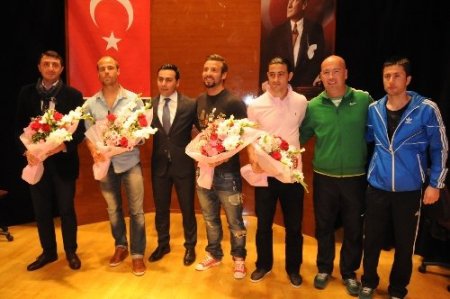 Kasımpaşa'da Shota Arveladze ve oyuncular panele katıldı